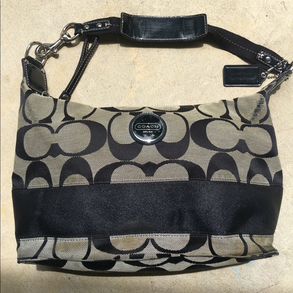 coach signature hobo